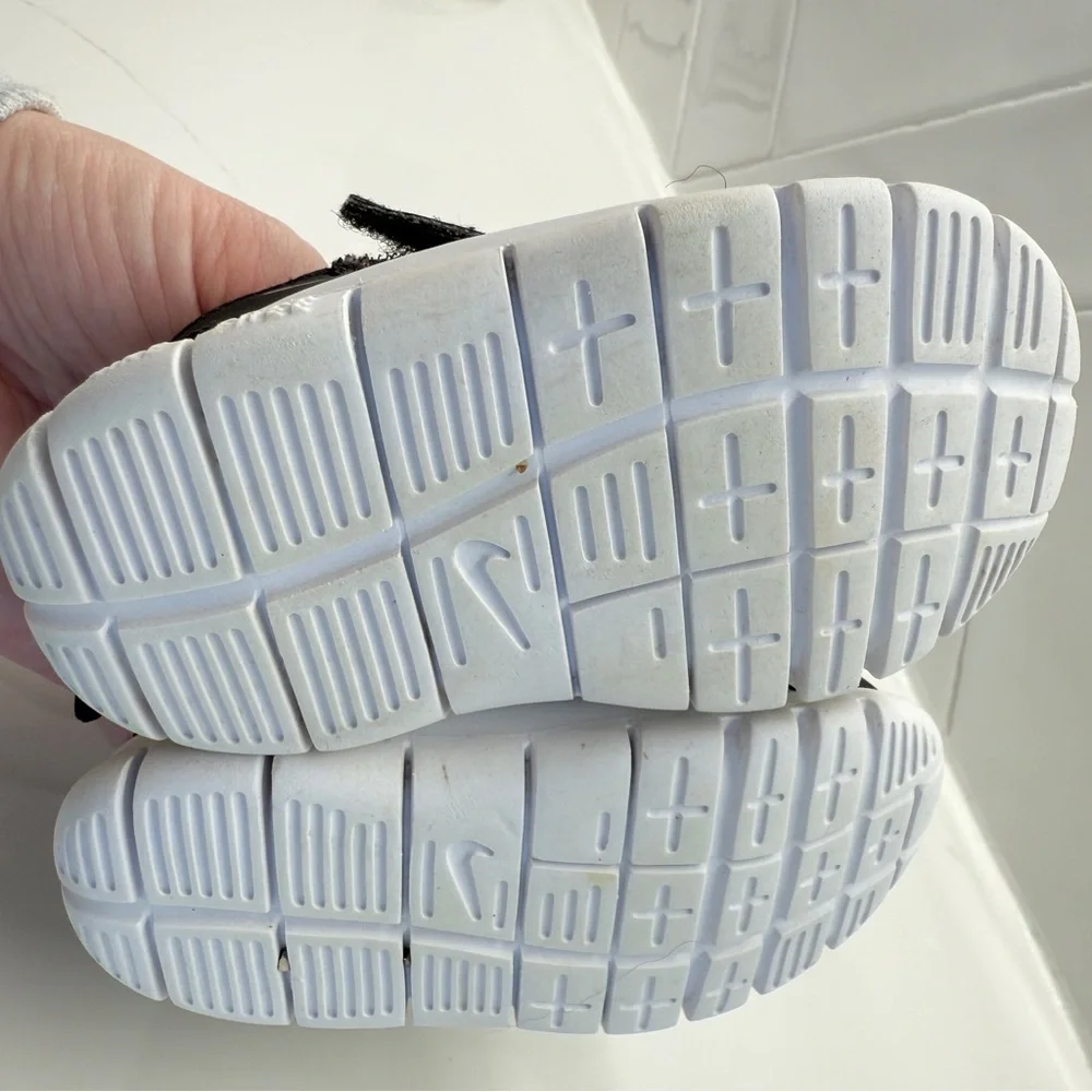 Nike Free Run 5.0 Toddler Shoes Black/White Size 4C Athletic Kids Velcro Unisex